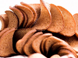 Рыбные снеки: Ресторанные гренки с чесноком