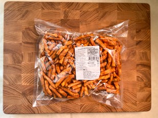 Мясные снеки: Сыр копченый на ольхе с перцем 