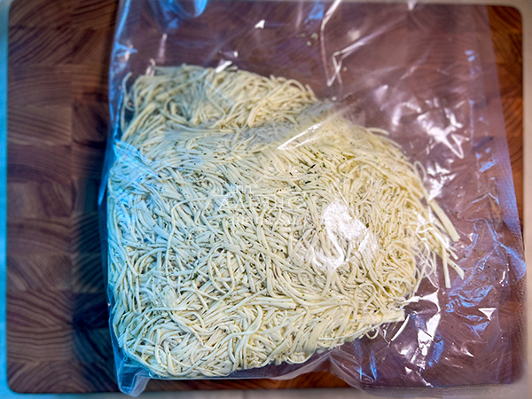 Сырный продукт ФЕРМЕРСКИЙ паутинка  укроп/чеснок в Колпино