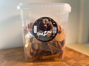 Снеки к пиву: Ведро Ржаные гренки со вкусом Баварские колбаски (1 кг)