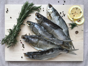 Сом чипсы: Вобла вяленая астраханская крупная