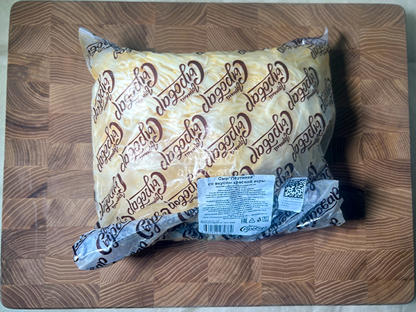 Сыр 1 кг ГОРНЫЙ СЫРОВАР (Паутинка со вкусом красной икры) в Колпино